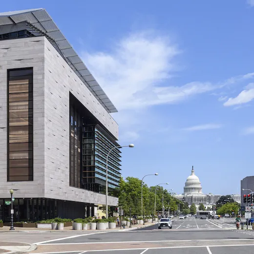 555 penn building facing the capitol